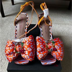 Betsy Johnson Pollie Orange Multi Color heels brand new and never worn size 7.5